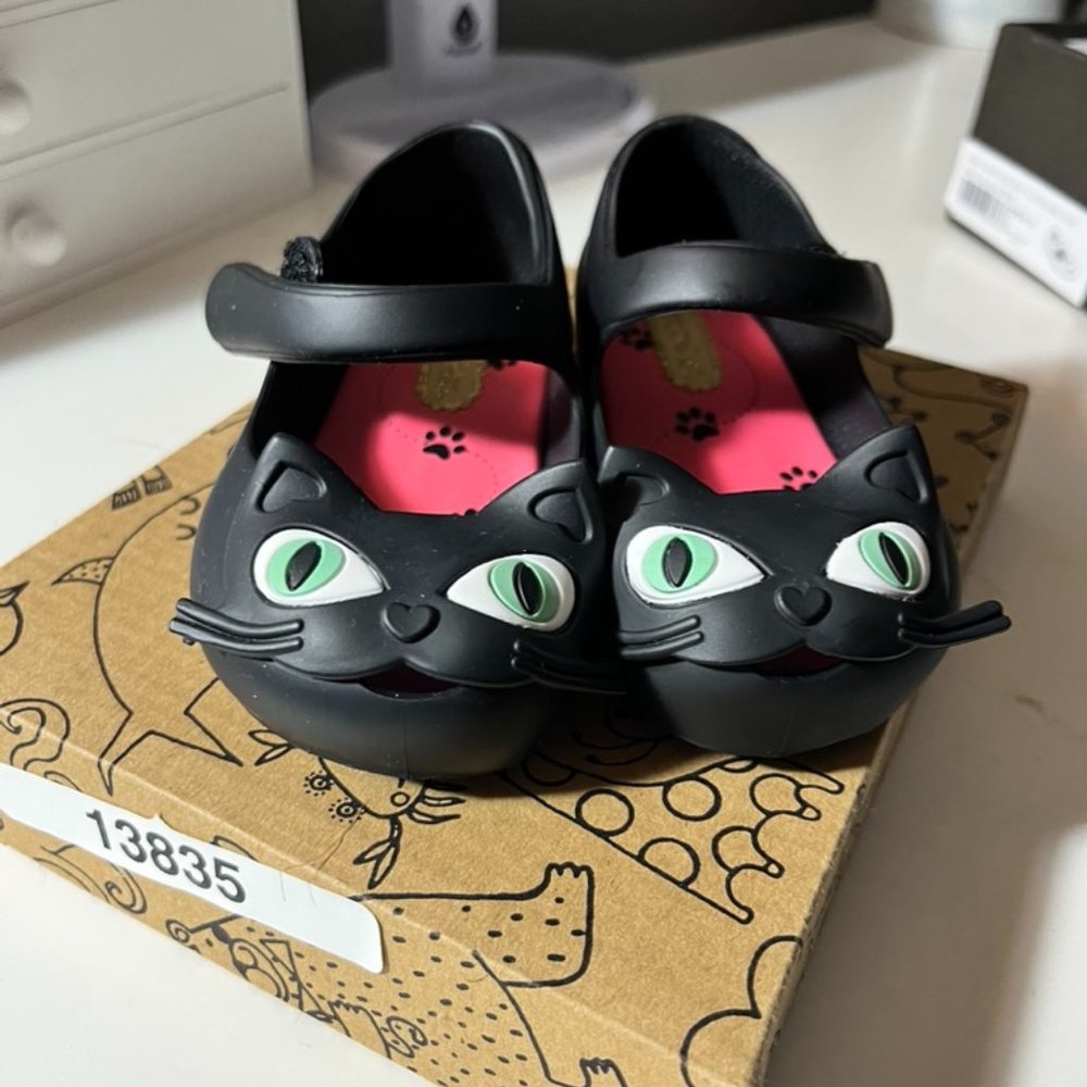 Mini Melissa Shoe - Size 6